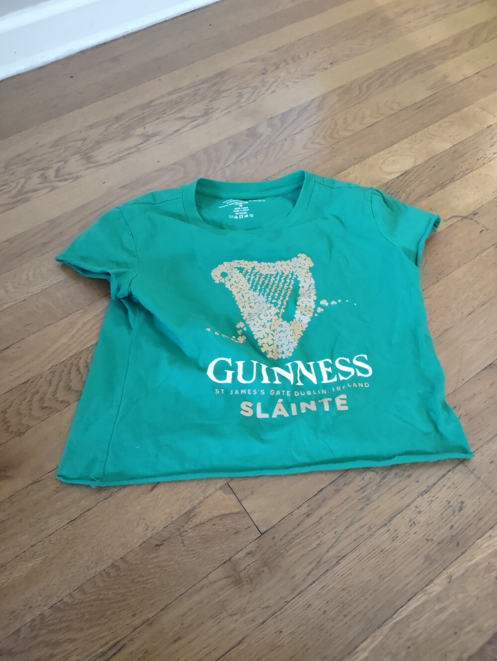 green Guinness harp logo cropped cotton graphic tee size medium